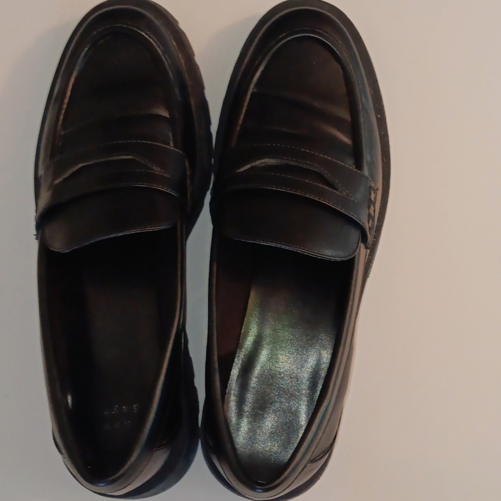 A. new day black platform loafers, Size: US9.5